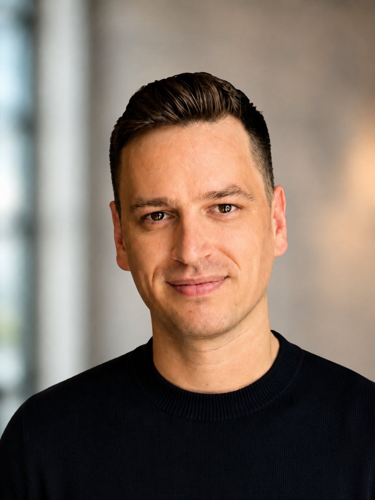Simon Höckmair, Spezialist für LinkedIn Inbound im B2B Mittelstand